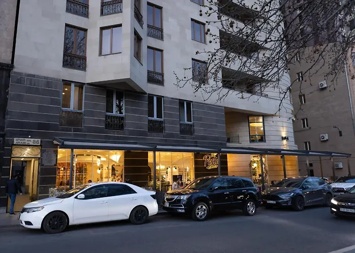 Elegant 2Br L 2Ba Apartment In Central Yerevan Near Seasons Park