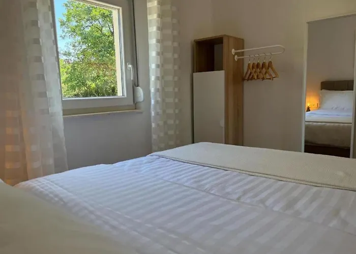 Apartments Fortuna - Studio Apartment With Balcony Weißenburg