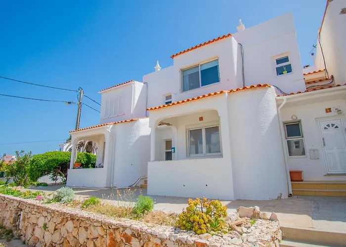6 Centeanes - Clifftop Apartment, Sea Views And St Carvoeiro 