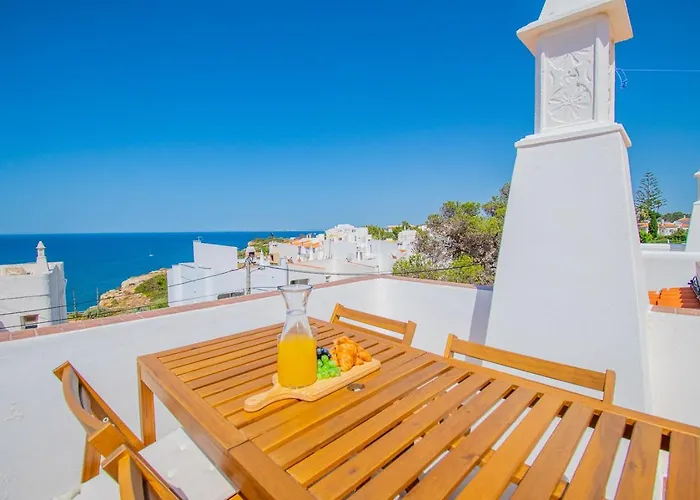 6 Centeanes - Clifftop Apartment, Sea Views And St Carvoeiro 