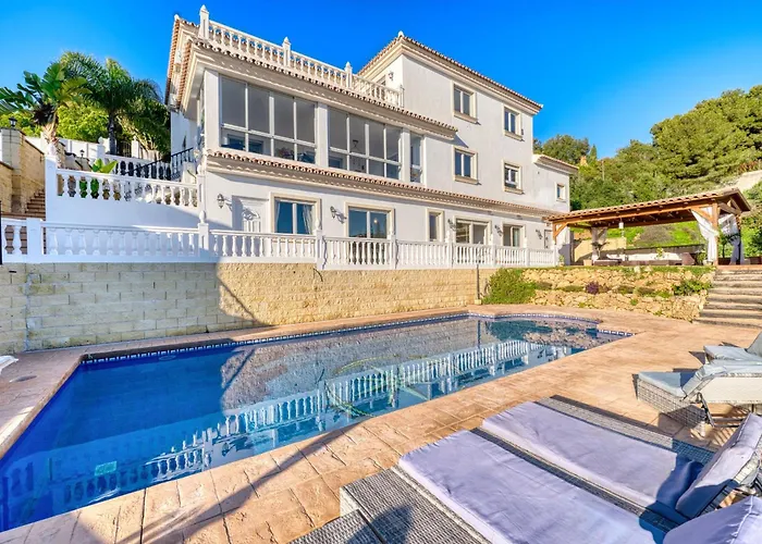 3077 Luxury Villa With Pool And Views In Elviria, Marbella