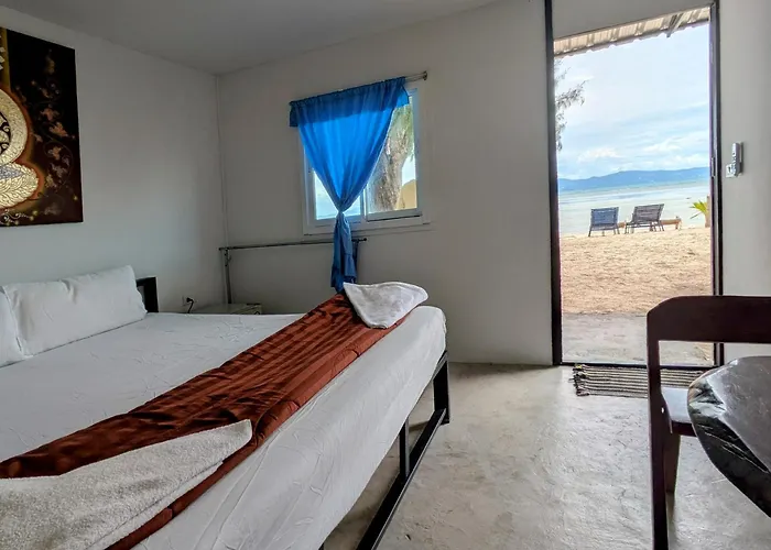 Dreamy beachfront bungalow Baan Tai