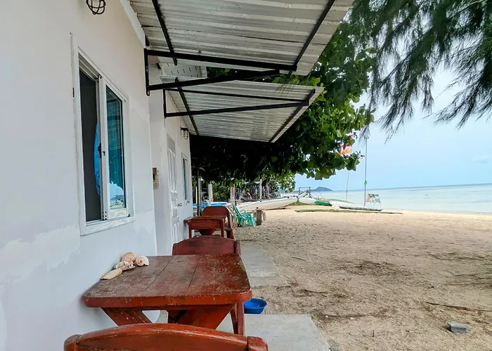 Dreamy beachfront bungalow Baan Tai