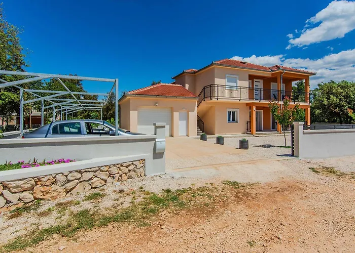 Holiday House Calma Petrčane