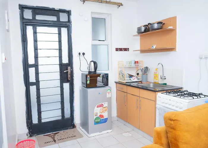 Bed and Breakfast Luxury Den Along Ngong Road, Nairobi-Kenya