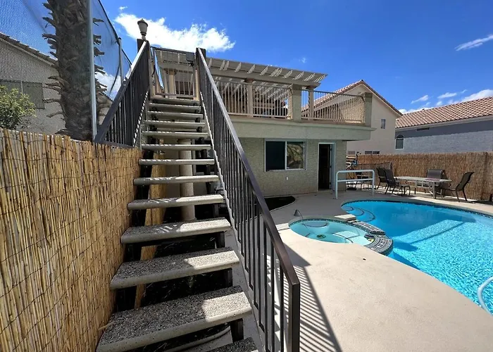 Big 4 Bedroom Property With A Pool Las Vegas