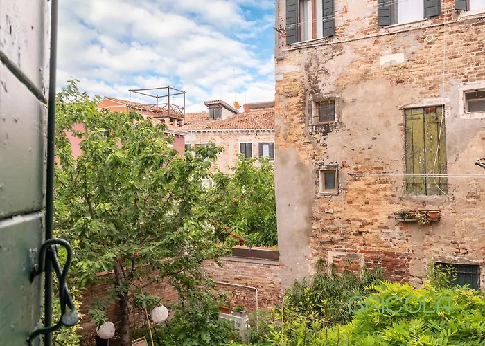 Biennale Ensuite Rooms By Bricola Apartments Venedig