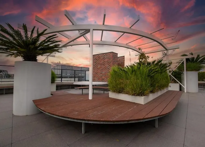 Spacious South Yarra Apt - Free Parking & Terrace Melbourne City