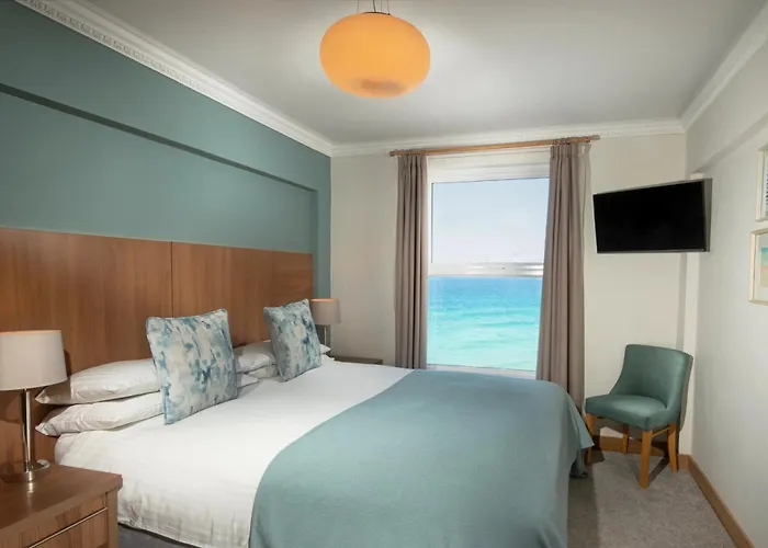 Esplanade Hotel New Quay