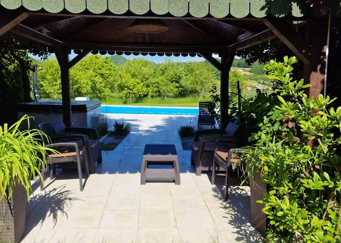 Residence Green Pool & Spa Visoko