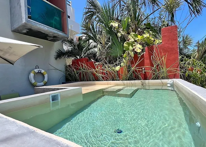Beachside Oasis ! Spacious ½ Block From The Beach Puerto Morelos