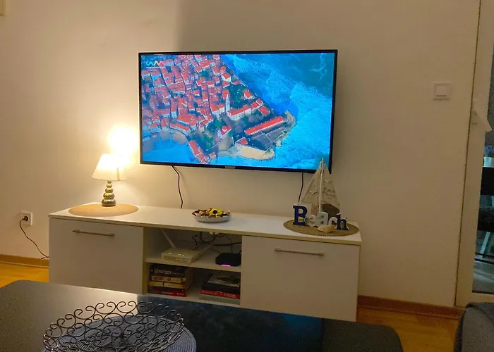 Budva City De Lux