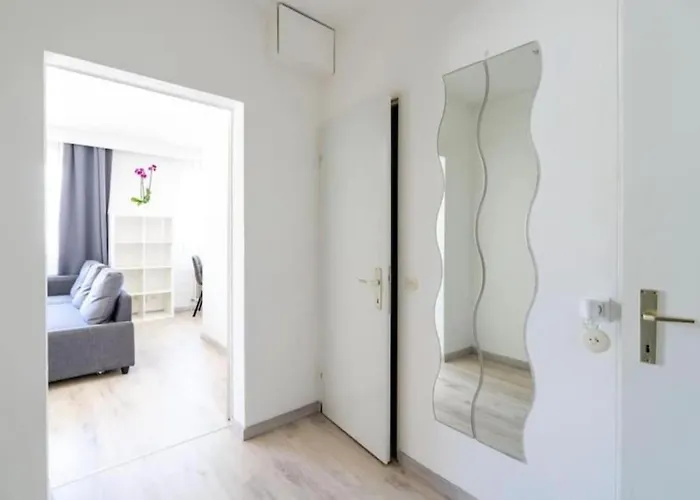 Charming Long-Term Belvedere Apartment Wien