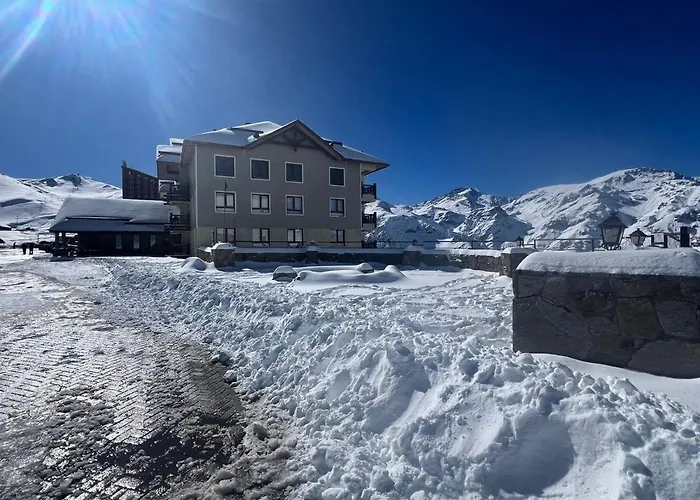 Valle Nevado 2D2B Valle De Condores 1 Walkable On Slope Santiago de Chile