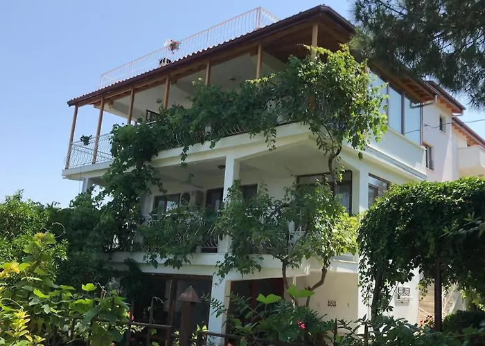 Guenebakan Taliani Otel Ayvalı