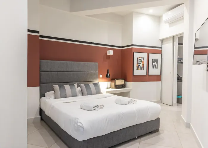 Fantastic Central Athens Suite With Shared Rooftop Deck