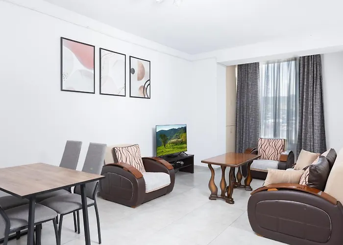 Modern 2-Bedroom Stay In Central Erivan