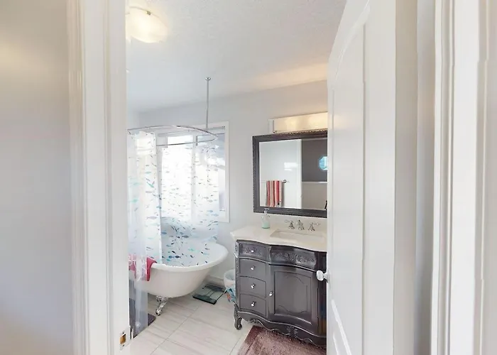 Cozy Comfy And Relaxing Home At Cougaridge Sw YYC