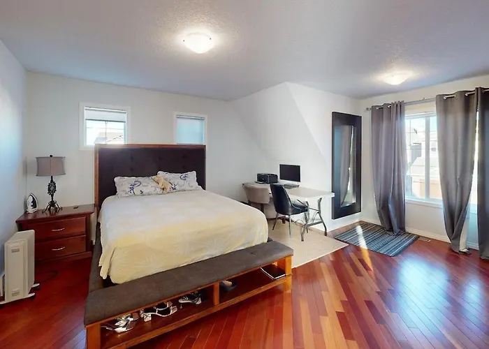 Cozy Comfy And Relaxing Home At Cougaridge Sw YYC