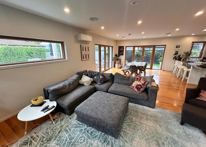 City Fringe Luxury With Pool And Spa Christchurch