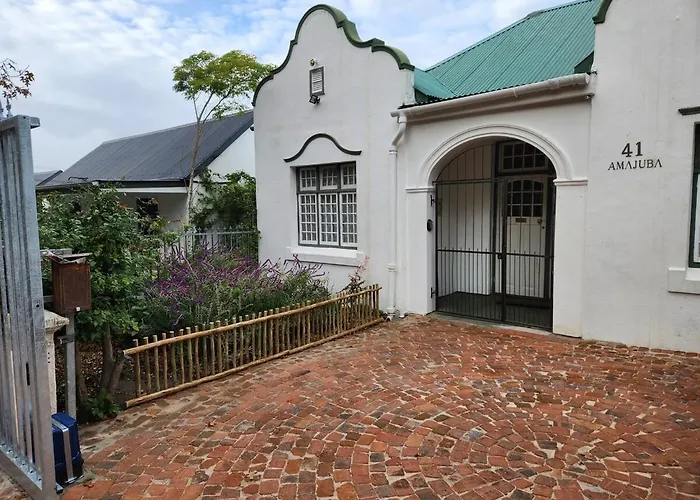 Newlands, Historic Character Home, Solar Installed Kapstadt