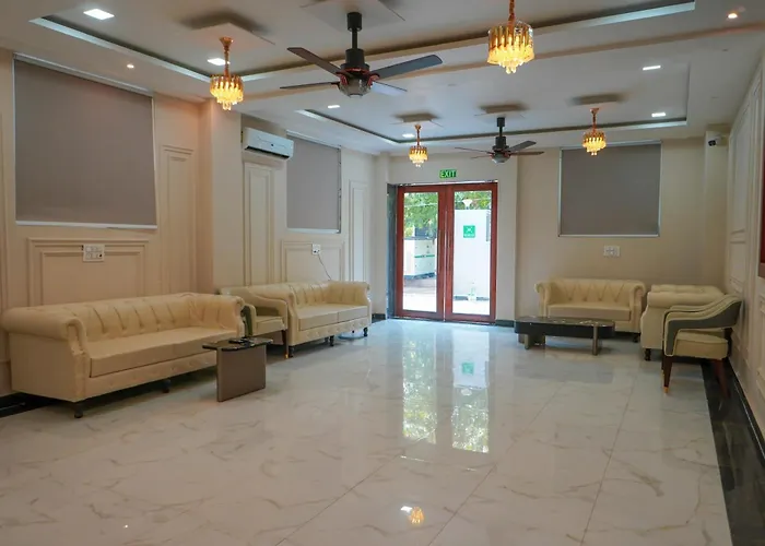 Hotel Relax Suites FNG Expresway 63 Noida