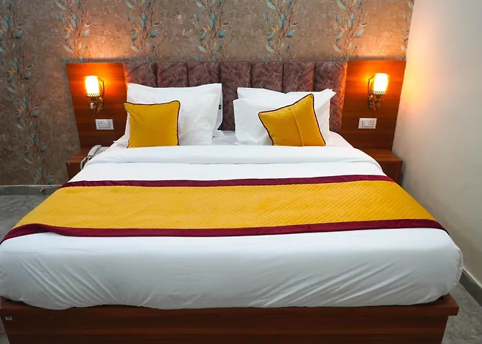 Hotel Relax Suites FNG Expresway 63 Noida