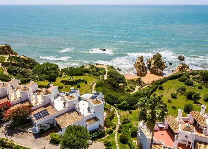 Clifftop Vila Verde - 4BR, Beachside, Pool, AC Porches 