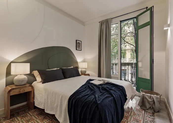 Levia - 3 Bedrooms And Balcony In Eixample Esquerra Barcelona