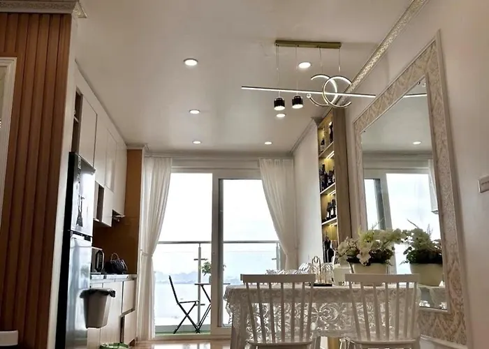 Aeloria Solis Homestay Sea View Apartment Hạ Long