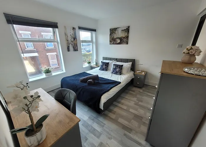 Ipswich 2-Bed Home Near Marina & Town - Free Parking
