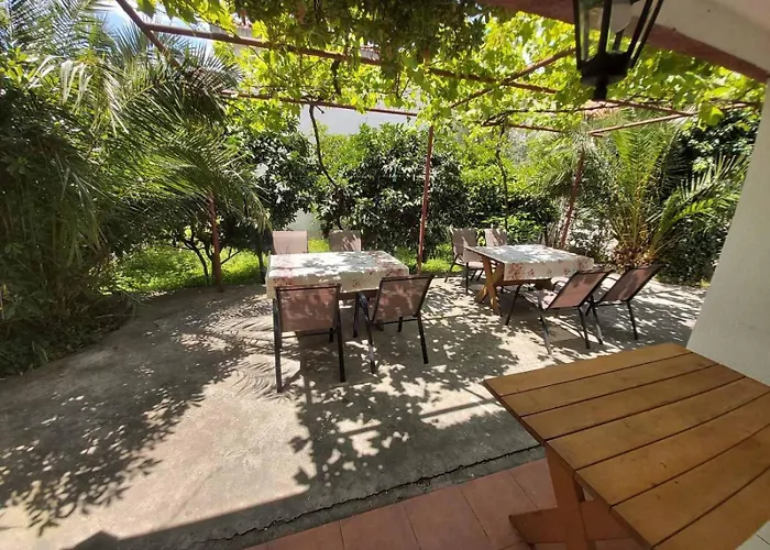 Two Bedrooms Apartment With Garden View Budva
