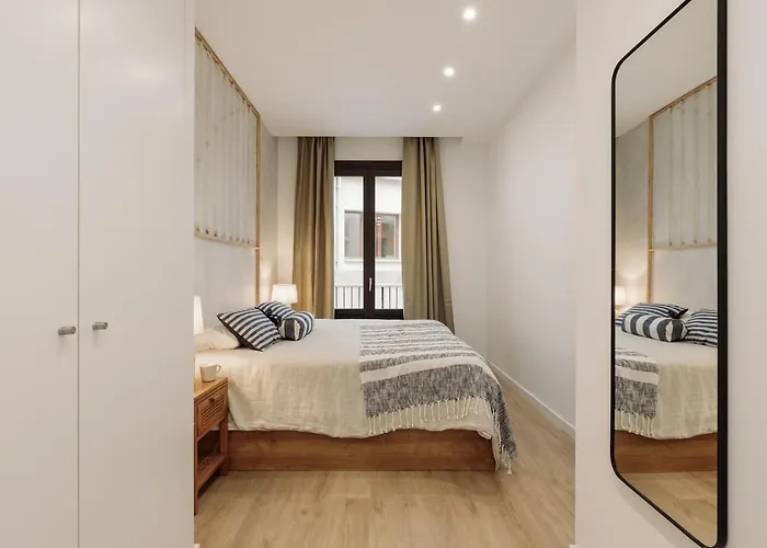 Cetara - 2 Bedrooms, Balcony And Terrace In Ciutat Vella Barcelona