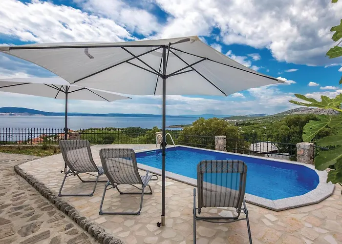 Awesome Apartment In Klenovica