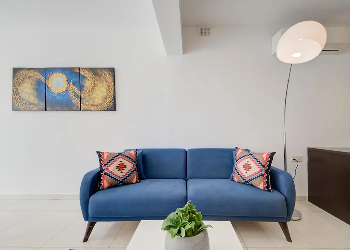 Stylish Sliema Apartments & Penthouse With Seaviews And Jacuzzis