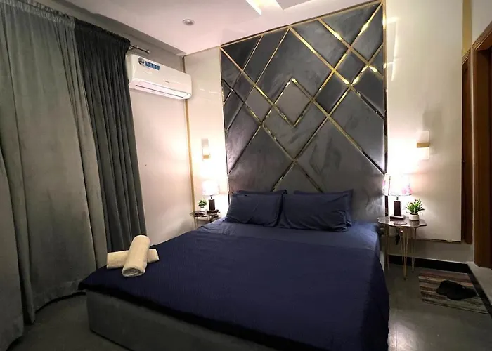 Ferienwohnung Chic Chamber 2Bhk Bahria Living Self Check-In Rawalpindi