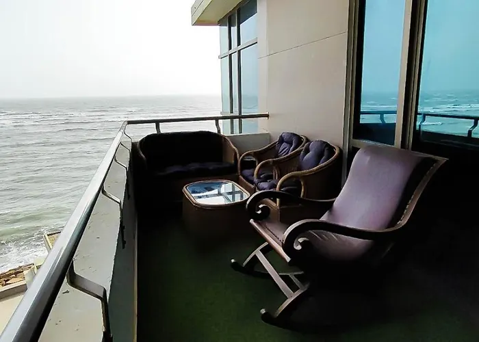 Luxury 2Br Apartment, Sea View Karatschi