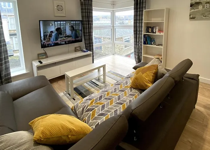 Lovely 1 Bedroom Flat In The Heart Of Newquay New Quay