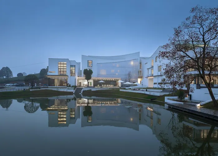 Xinchi Sakura Valley Resort Shanghai