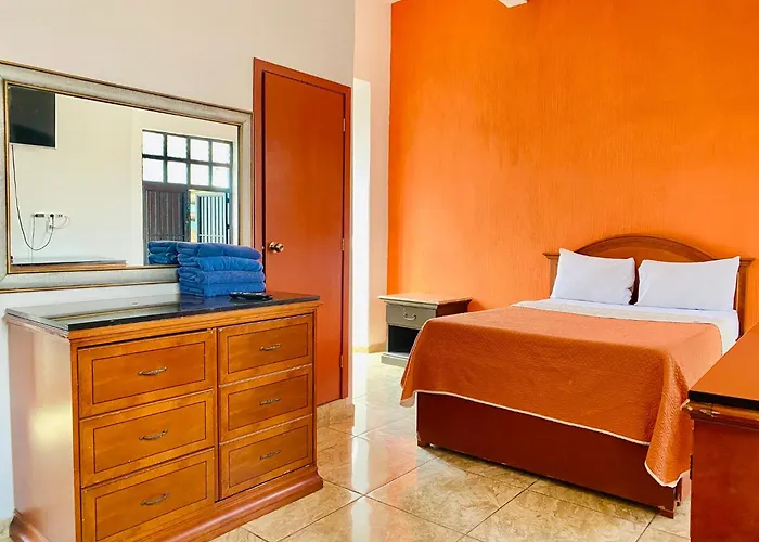 Hostal De Los Reyes Guadalajara