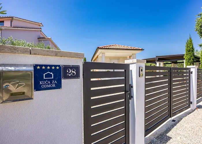 Villa Luka In Fazana With Pool & Playground Only 600 Meter From The Beach