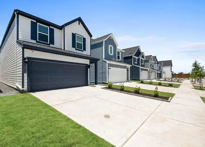 Stunning Luxury 3 Bedroom Home Houston