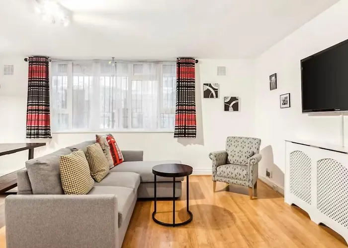 Zone 1 - Spacious 1 Bed Flat Sleeps 4 London