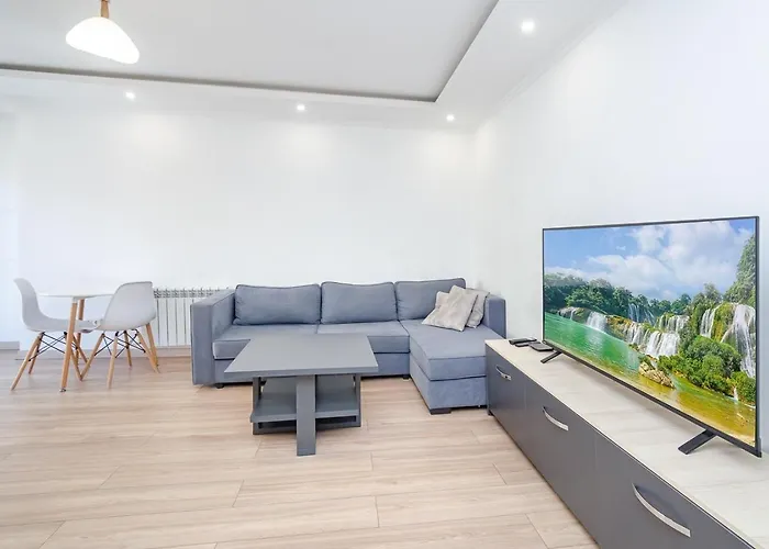 19Tumanyan Excellent Apartment In The Centre Of Capital Erivan