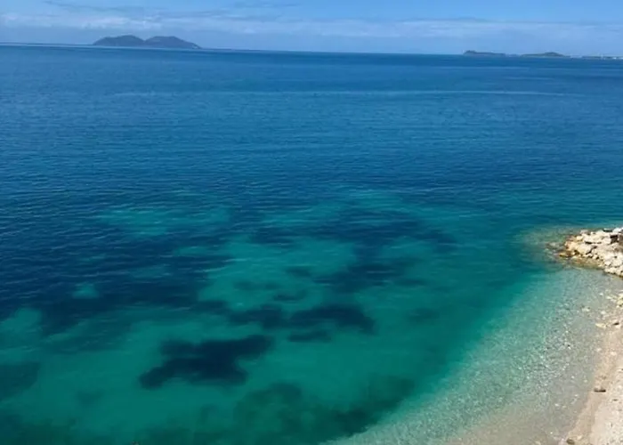 Villa S&F - Seaview Getaway House Vlorë