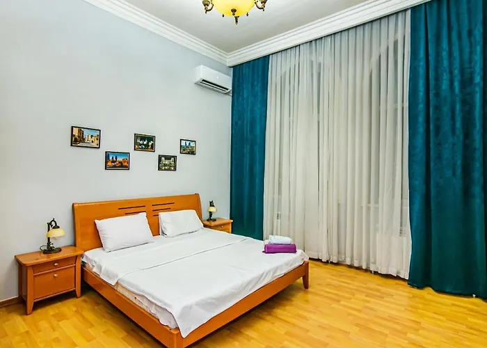Luxury Apartment In Targovu Baku