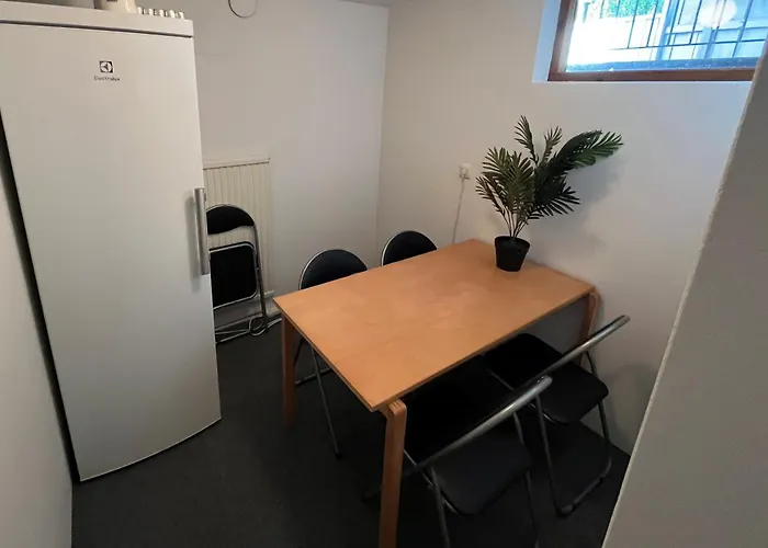 Kaellarlaegenhet - Enkelt Boende Båstad