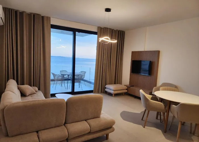 White Residence 3 Suite Sarandë