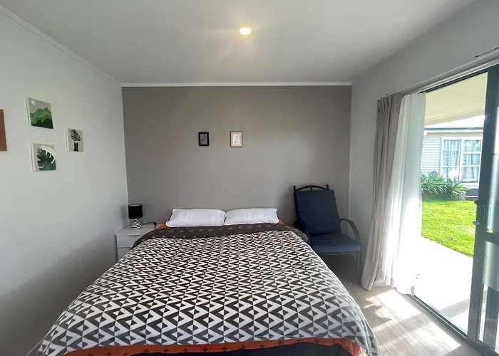 Self Check-In Sleepout With Bathroom Te Miro