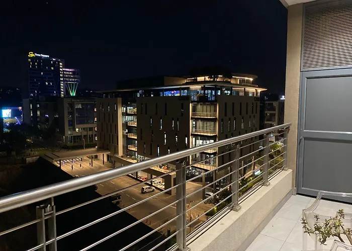 Menlyn Maine Luxury Apartment Pretoria-Noord
